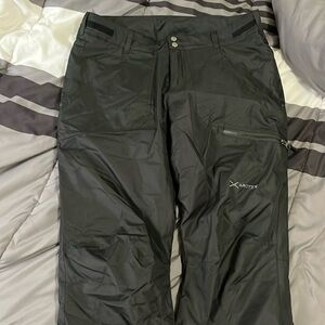 Insulated snow pants